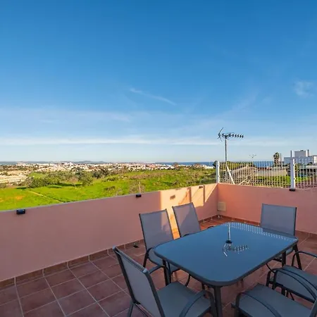 Casa Logan, 2 Bedroom With Terrace & Pool