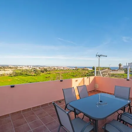 Casa Logan, 2 Bedroom With Terrace & Pool Albufeira