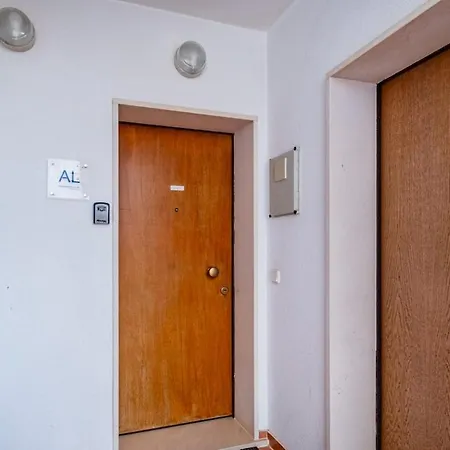 Casa Logan, 2 Bedroom With Terrace & Pool *