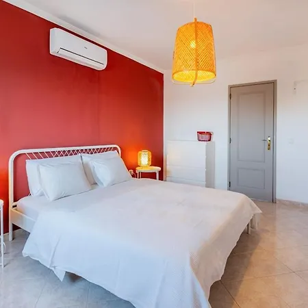 Casa Logan, 2 Bedroom With Terrace & Pool Albufeira