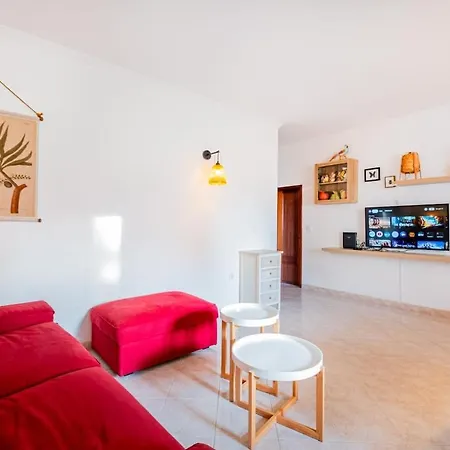 Casa Logan, 2 Bedroom With Terrace & Pool *